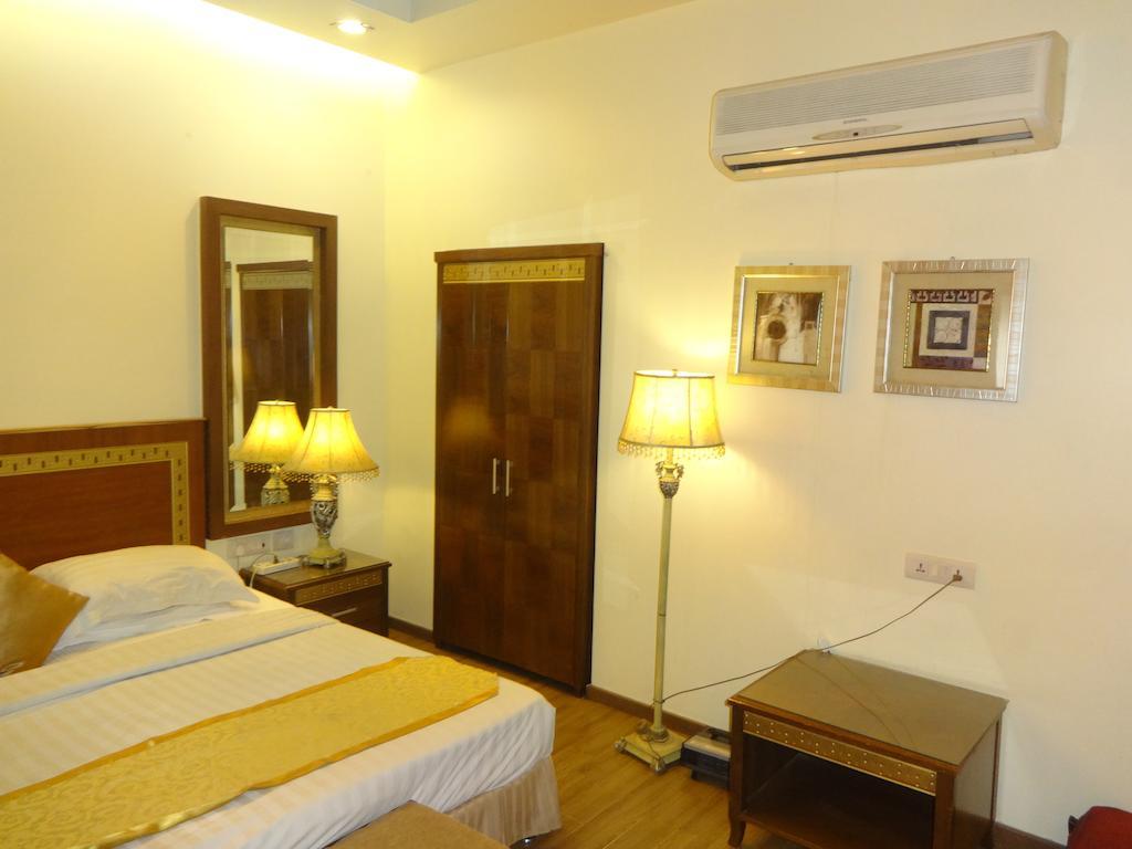 Hotel Picasso Paschim Vihar Delhi - Couple Friendly Local Ids Accepted Exteriér fotografie
