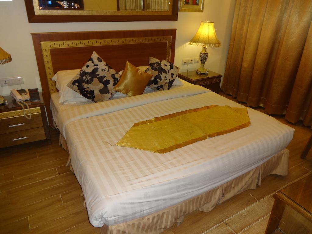 Hotel Picasso Paschim Vihar Delhi - Couple Friendly Local Ids Accepted Pokoj fotografie