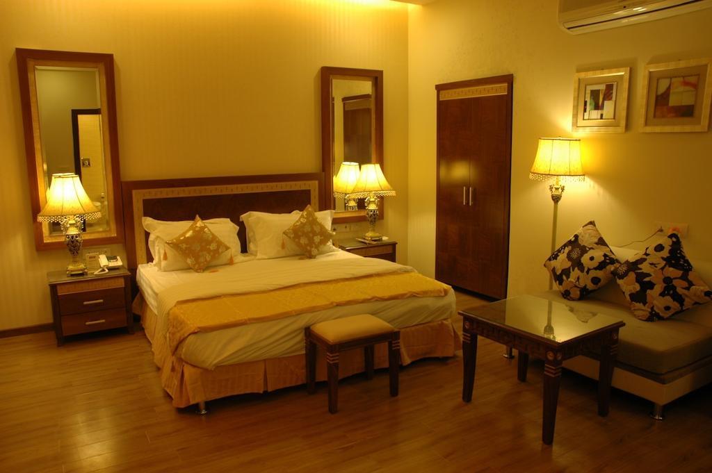 Hotel Picasso Paschim Vihar Delhi - Couple Friendly Local Ids Accepted Pokoj fotografie