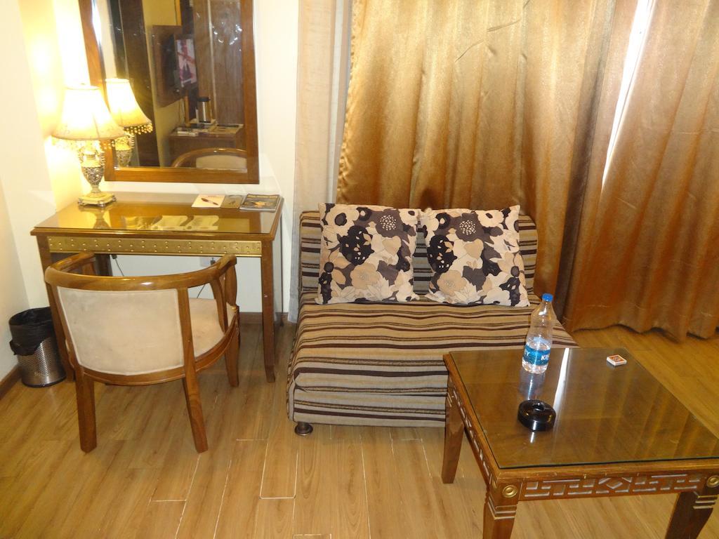 Hotel Picasso Paschim Vihar Delhi - Couple Friendly Local Ids Accepted Pokoj fotografie